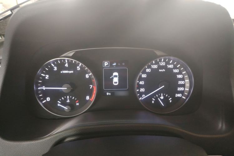 Used Hyundai Elantra 2016 1.6L Automatic ZhiXuan · Luxury Version
