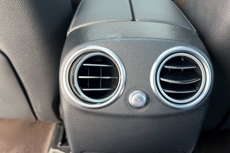 Used Mercedes-Benz GLC 2019 Facelift GLC 260 L 4MATIC Luxury Model
