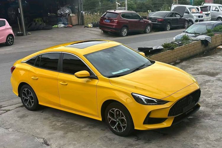 Used MG 5 2021 180 DVVT Manual Youth Luxury Edition
