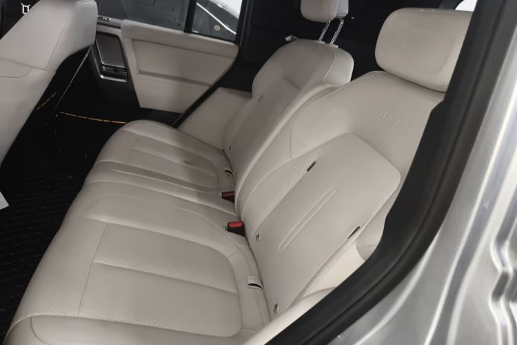 Used  V23 2025 401 Two-Wheel Drive Intelligent Driving Version
