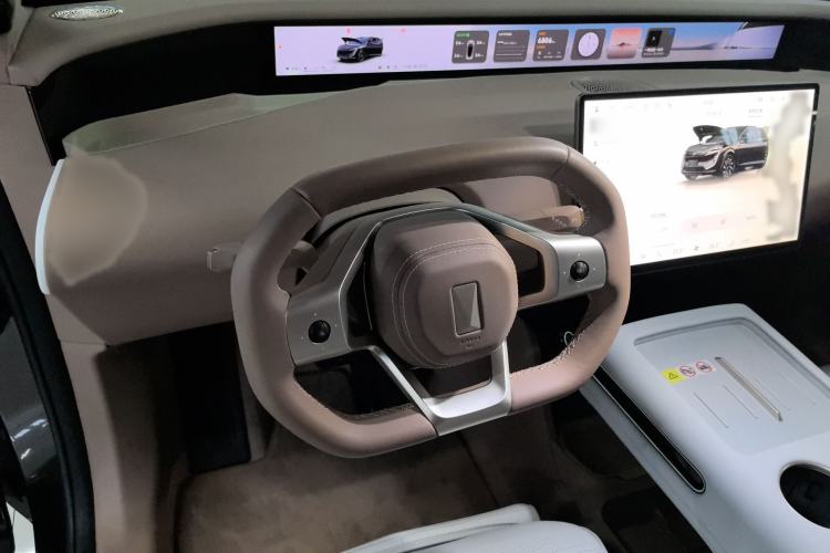 Used  07 2024 Max Extended-Range Edition
