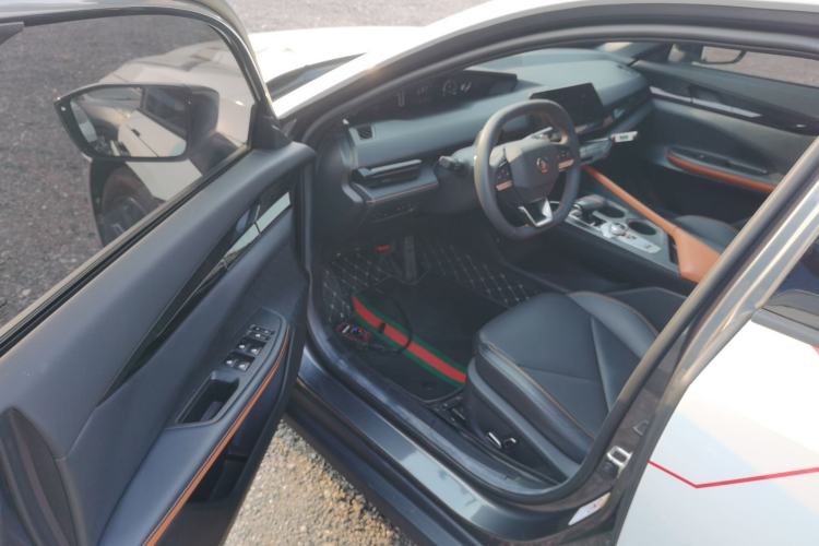 Used Changan UNI-V 2022 1.5T Prestige Version