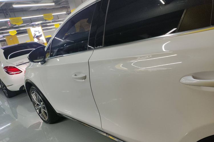 Used BYD Tang New Energy 2020 DM 2.0T Dual-Engine All-Wheel Drive Prestige 7-Seater China VI Standard
