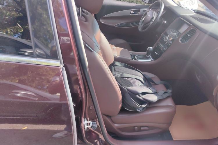 Used Infiniti QX50 2013 2.5L Two-Wheel-Drive Elegant Edition