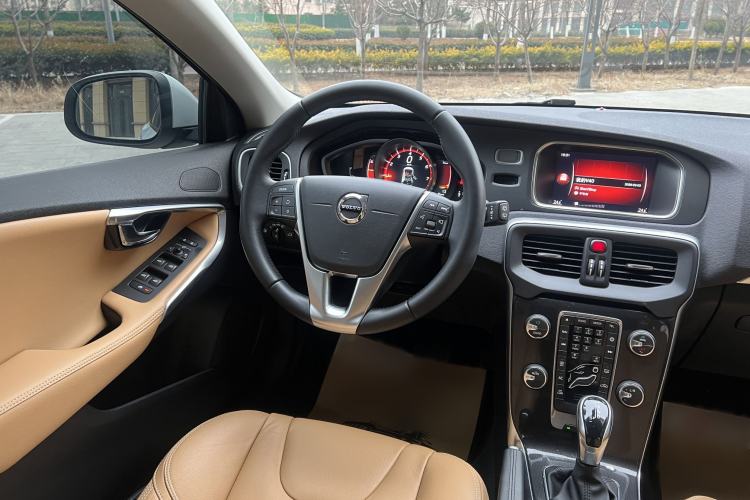 Used Volvo V40 2019 T3 Zhiyi Edition