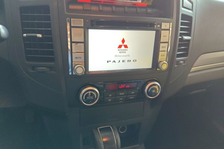 Used Mitsubishi Pajero 2014 3.0L Elite Edition
