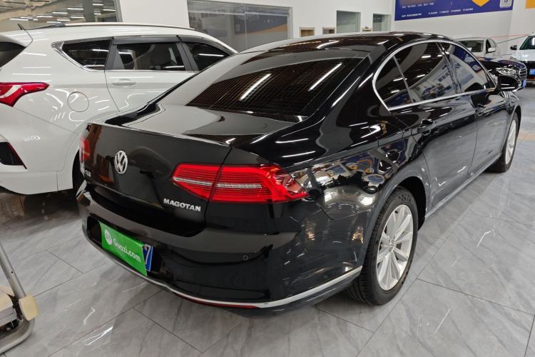 Used Volkswagen Magotan 2018 280TSI DSG Leading Model
