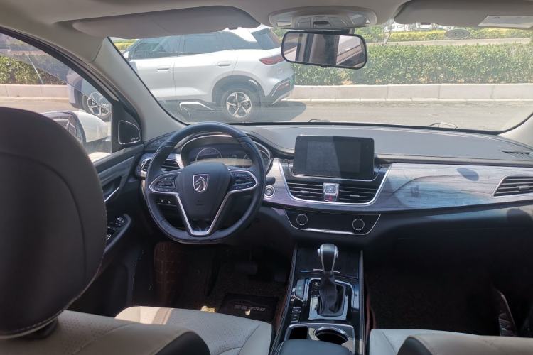 Used Baojun 730 2017 1.5T DCT Flagship Model 7 Seats China V Emission Standard
