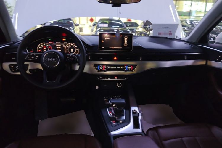 Used Audi A4L 2018 30th Anniversary Edition 40 TFSI Fashion Model
