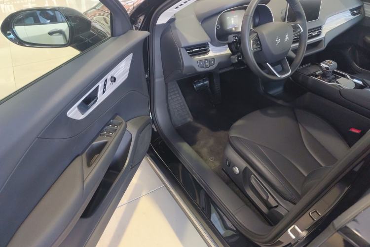 Used Hongqi E-QM5 2024 500km Range Edition
