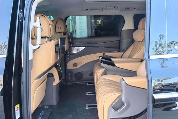 Used Denza D9 2022 DM-i 970 Four-Wheel Drive Flagship Model
