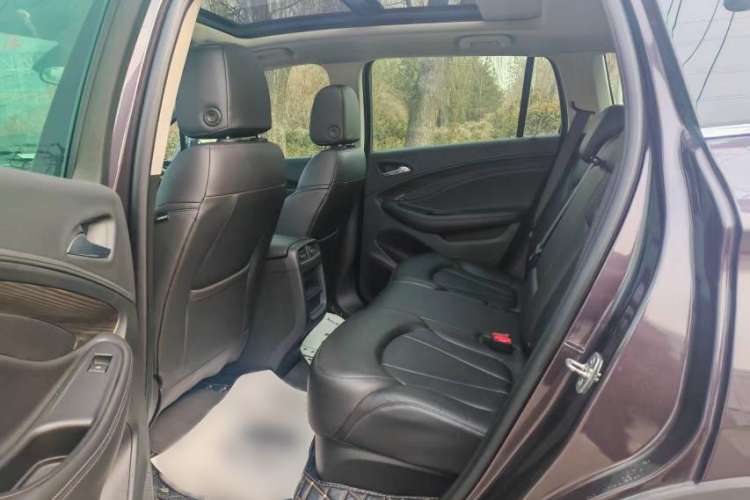 Used Buick Envision 2018 20T Two-Wheel-Drive Elite Model
