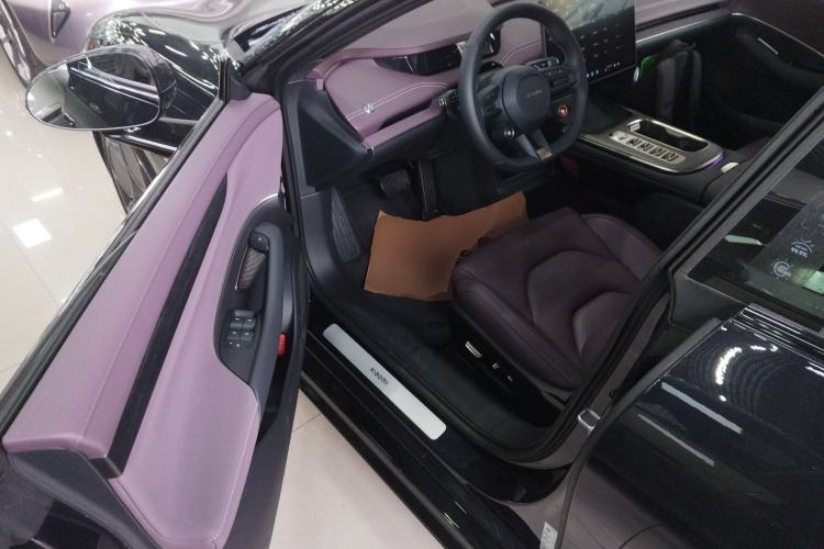 Used  SU7 2024 Rear-Drive Ultra-Long Range Advanced Pro-Level Intelligent Driving Version
