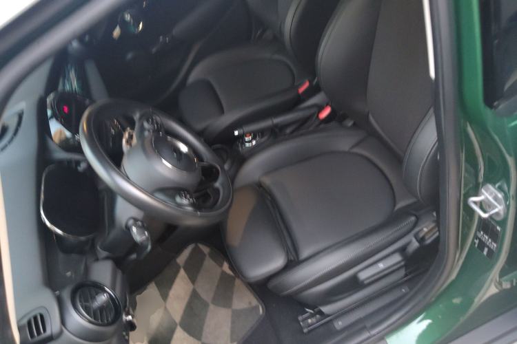 Used  MINI 2020 1.5T COOPER Classic Edition Five-Door Version
