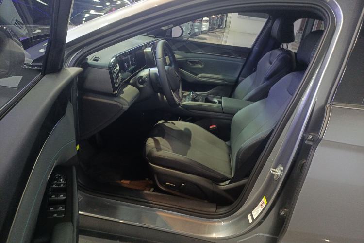 Used BYD Qin L 2024 DM-i 120KM Leading Model
