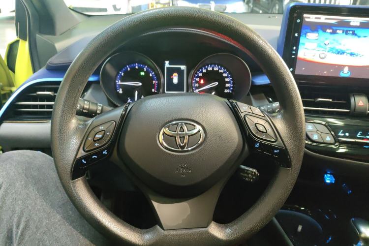 Used Toyota C-HR 2018 2.0L Leading with Sunroof China V Standard

