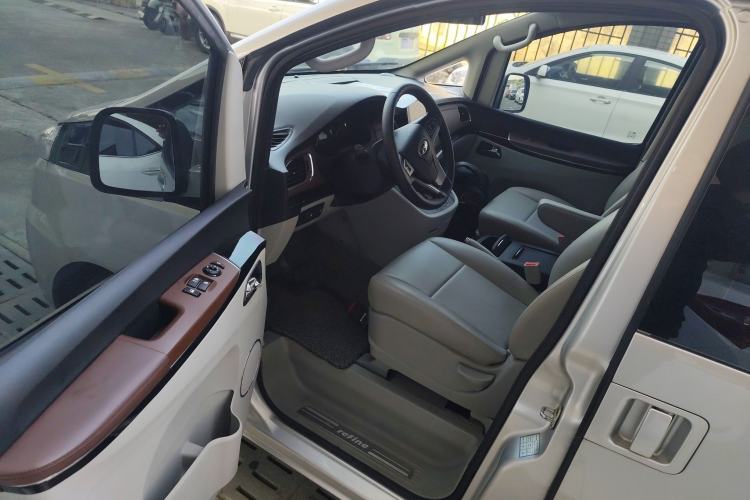 Used  L5 2022 2.0T Automatic Business Edition
