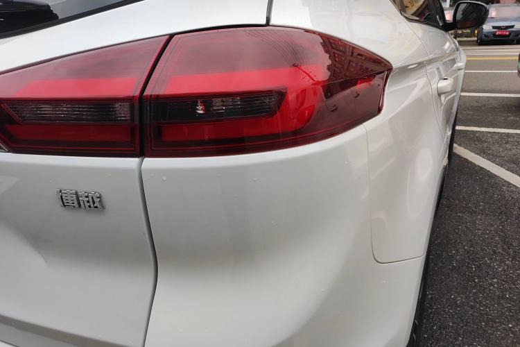 Used Geely Auto Emgrand X7 Sport 2018 1.8TD Automatic Two-Wheel Drive Smart Connect 4G Internet Edition
