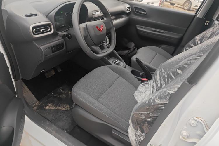 Used Wuling Hongguang New Energy 2024 All-Electric Model 300KM Practical Version