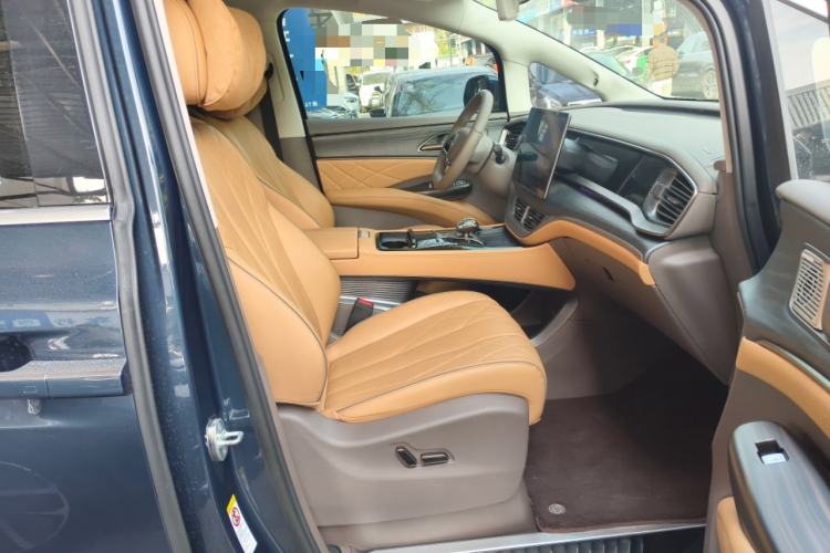 Used Denza D9 2024 DM-i 980 Four-Wheel Drive Flagship Model