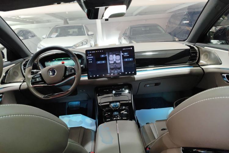 Used BYD Han 2024 EV Glory Edition 506KM Front-Wheel-Drive Premium Model