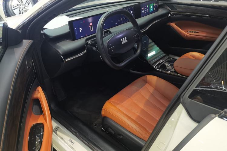 Used  L7 2022 Dynamic Model