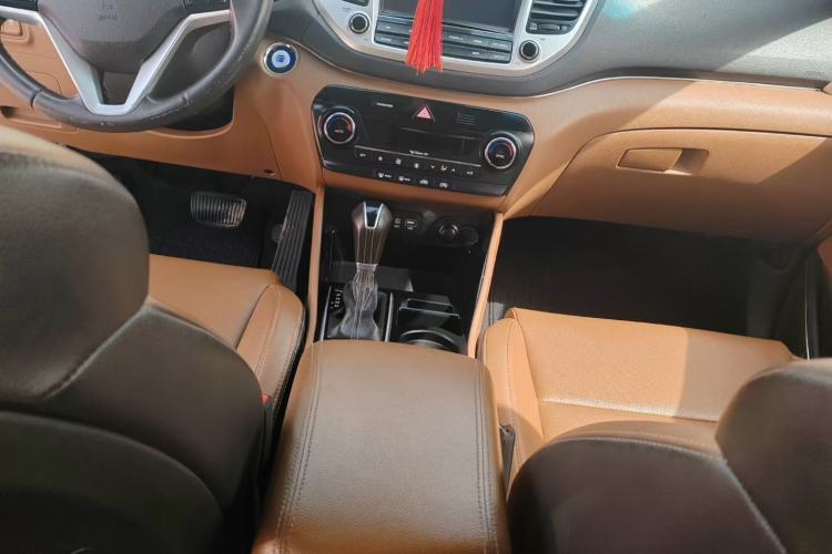 Used Hyundai Tucson 2015 1.6T Dual-Clutch Two-Wheel-Drive Smart Model
