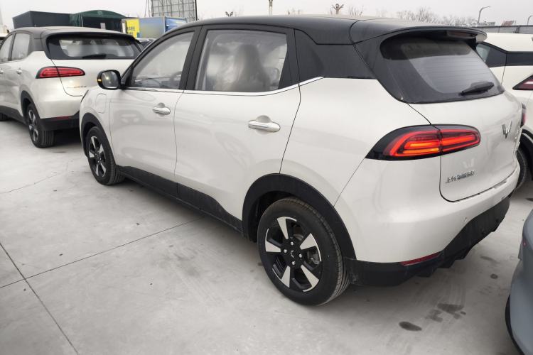 Used Wuling Bingo PLUS 2024 330 km Range Five-Seater Version
