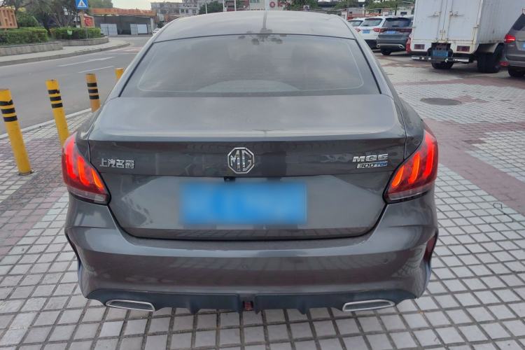 Used MG 5 2022 300TGI DCT Chao Yue Luxury Edition
