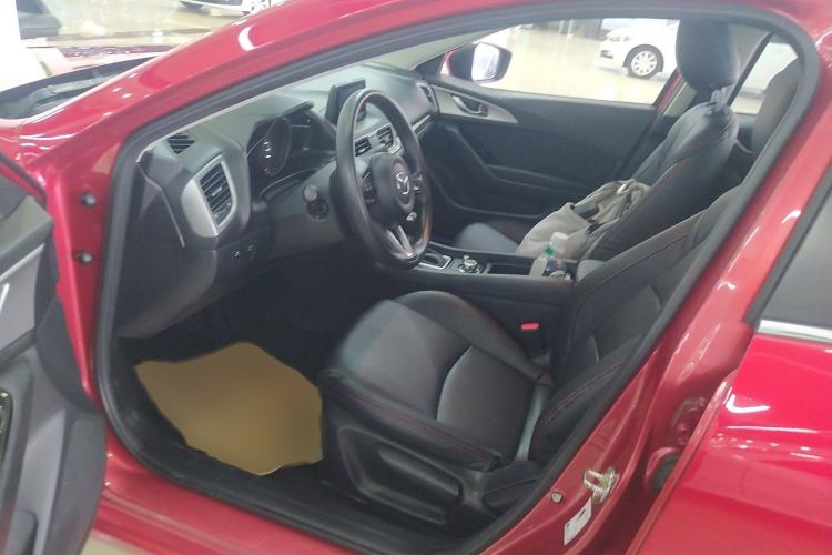 Used Mazda Mazda 3 Axela 2017 Sedan 1.5L Automatic Luxury Model China VI Standard
