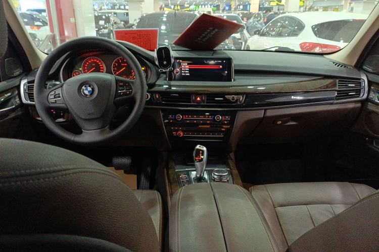 Used BMW X5 2015 xDrive28i
