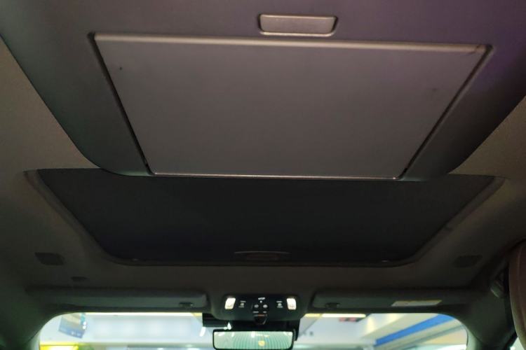 Used Toyota Granvia 2023 2.5L Hybrid Flagship VIP Edition