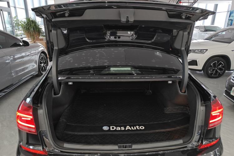 Used Volkswagen Passat 2017 330TSI DSG Luxury Edition
