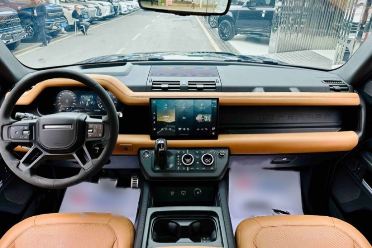 Used Land Rover Defender 2024 110 5.0T V8
