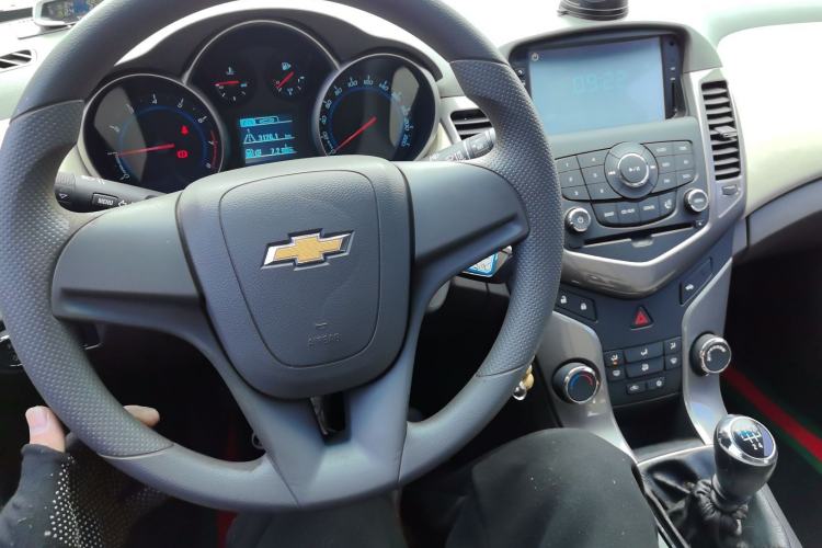 Used Chevrolet Cruze 2015 1.5L Classic SE MT
