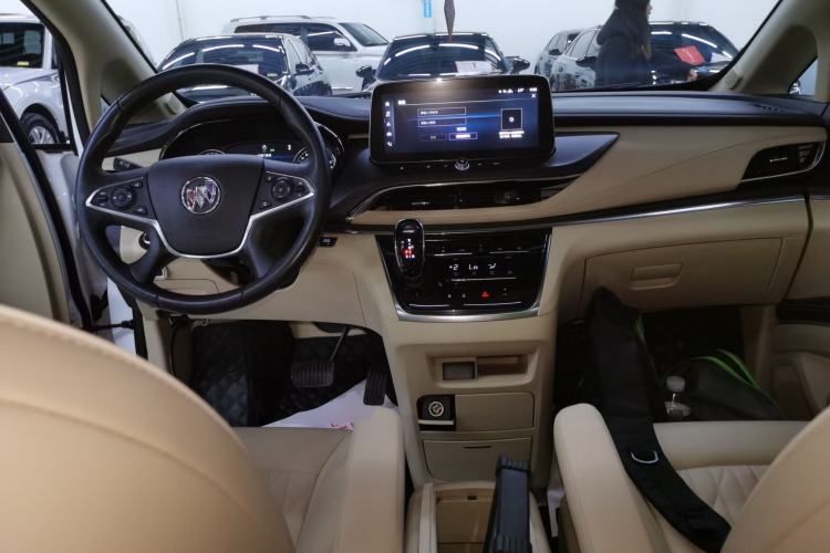 Used Buick GL8 2023 Facelifted Land Cruiser Executive Luxury Version
