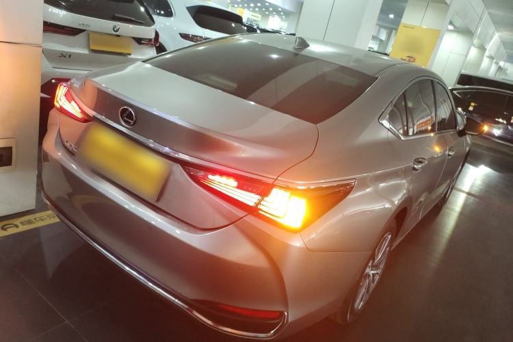 Used Lexus ES 2023 200 Excellence Edition
