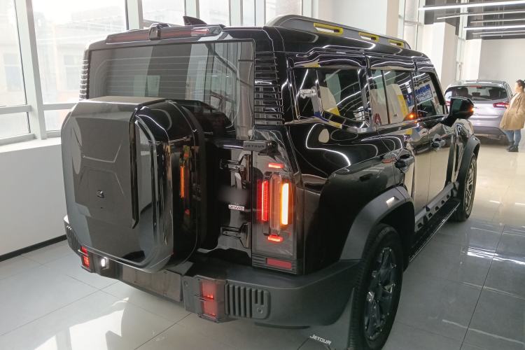 Used JETOUR Traveler 2023 2.0T All-Wheel-Drive CrossPRO
