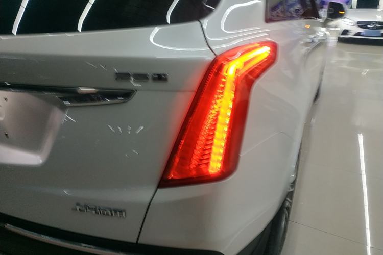 Used Cadillac XT5 2017 Anniversary Edition 25T Luxury Model
