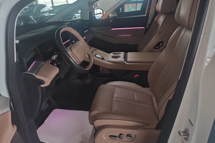 Used XPeng X9 2024 610 Long-Range Max
