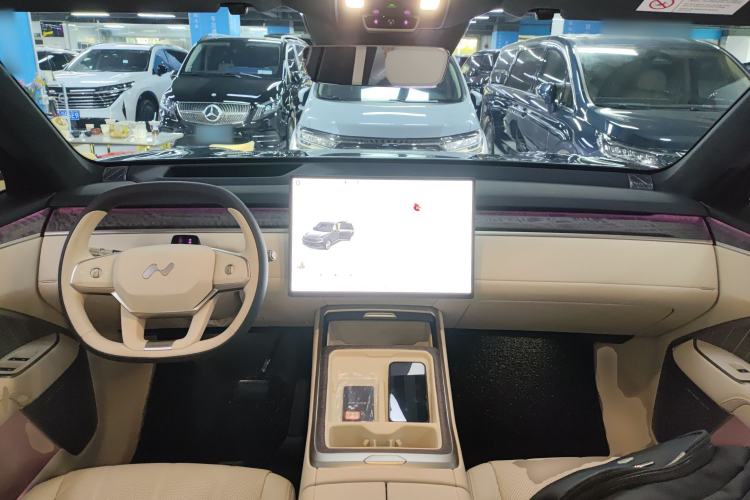 Used ONVO Luxeed L90 2025 Model—Max Six-Seater Version
