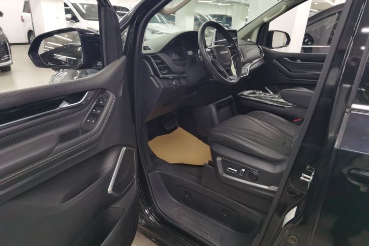 Used SAIC MAXUS G20 2021 Facelifted PLUS 2.0T Gasoline Automatic Luxury Edition
