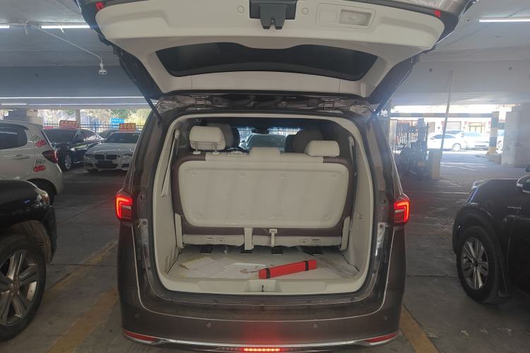 Used Buick GL8 2023 Land Executive Class Comfort Model