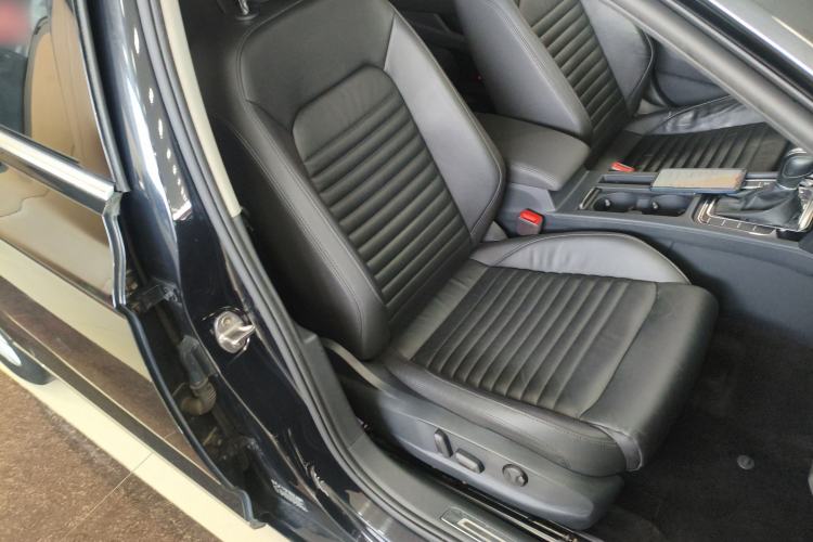 Used Volkswagen Magotan 2019 330TSI DSG Leading Edition China V Standard
