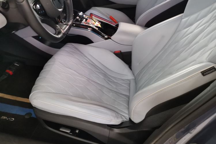 Used BYD Seal 2022 550 km Standard Range Rear-Wheel Drive Prestige Version
