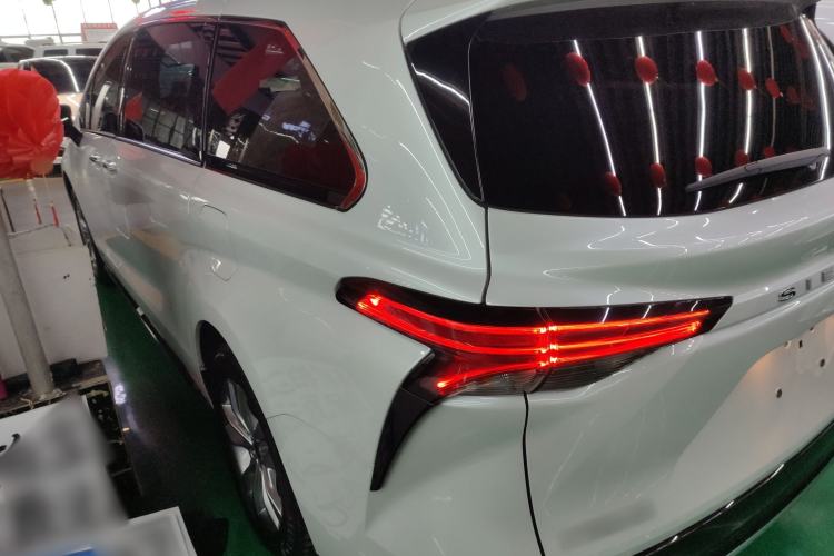 Used Toyota Sienna 2021 2.5L Hybrid Ultimate Edition
