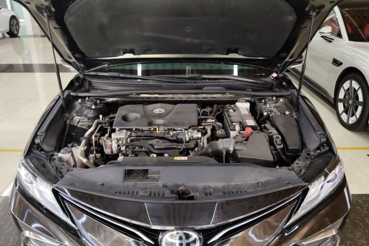 Used Toyota Camry 2023 2.0G Luxury Edition
