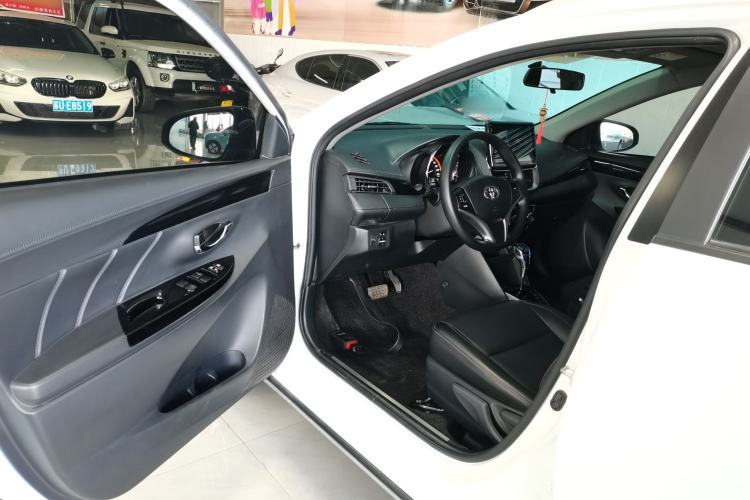 Used Toyota YARiS L 2022 X-Trail 1.5L CVT Luxury PLUS Edition
