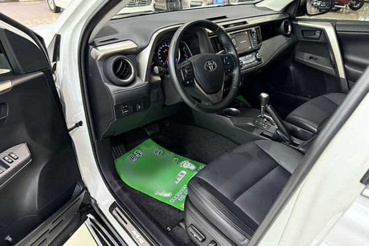 Used Toyota RAV4 2015 2.5L Automatic 4x4 Elite Edition
