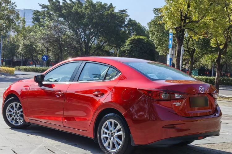 Used Mazda Mazda 3 Axela 2016 Sedan 1.5L Automatic Luxury Model
